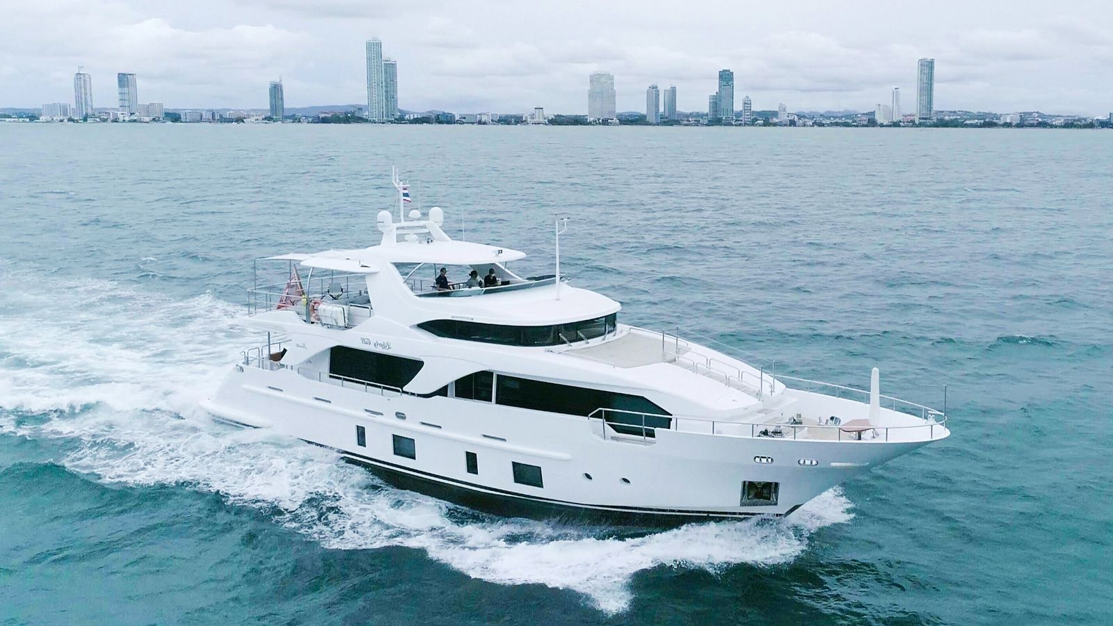 29m Benetti motor yacht Liberty Call for sale